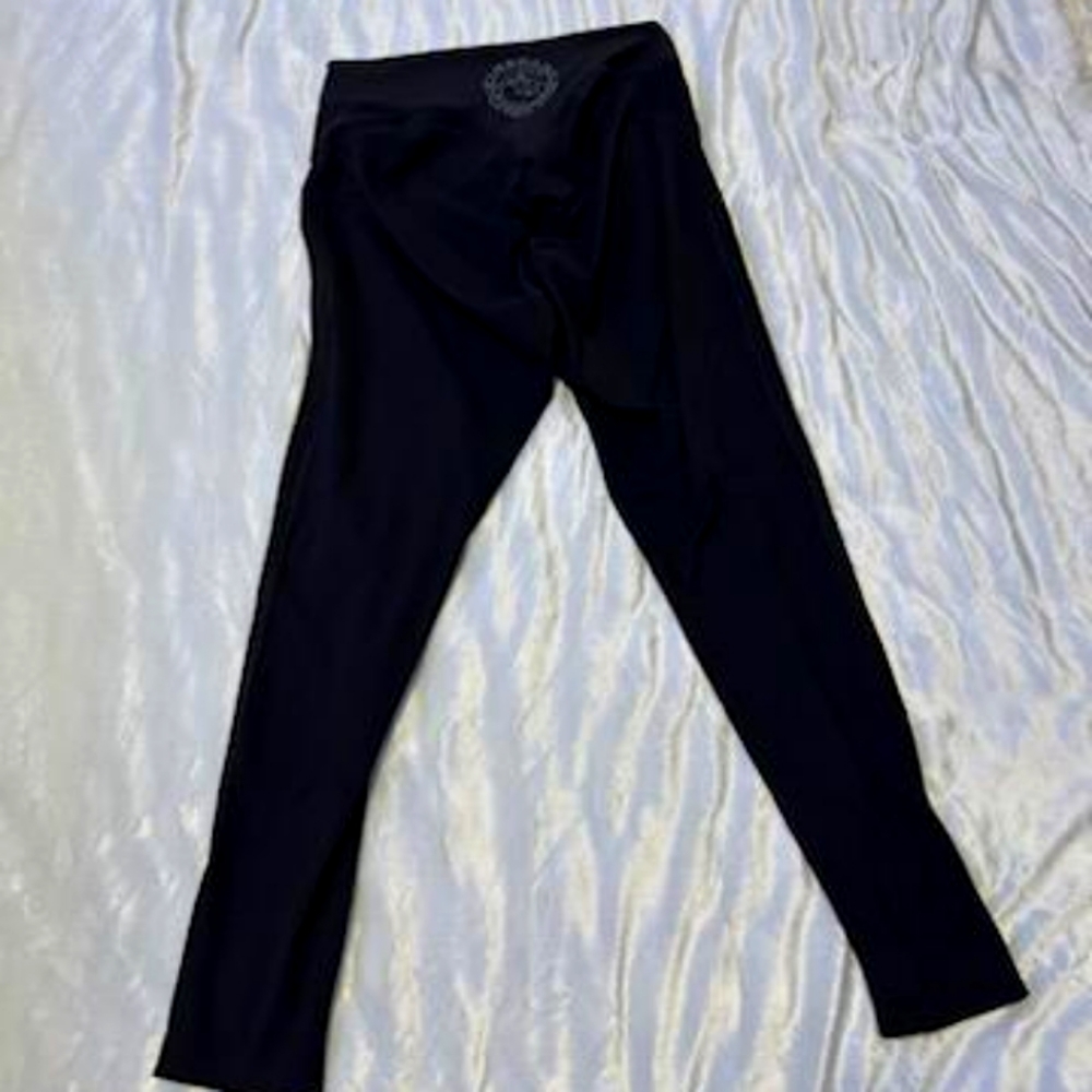 Gym shark boots scrunch legging